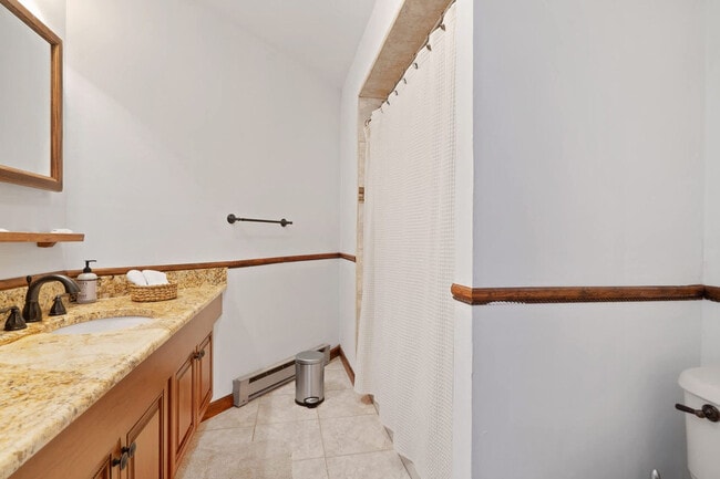 Building Photo - 155 Sound Ave