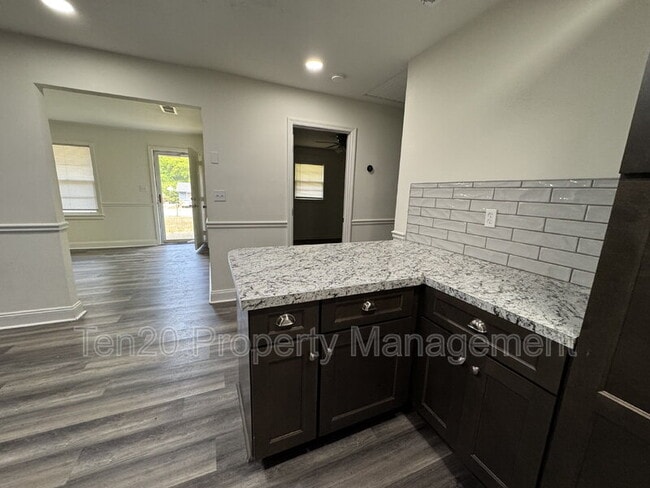 Building Photo - 4702 Harbin St