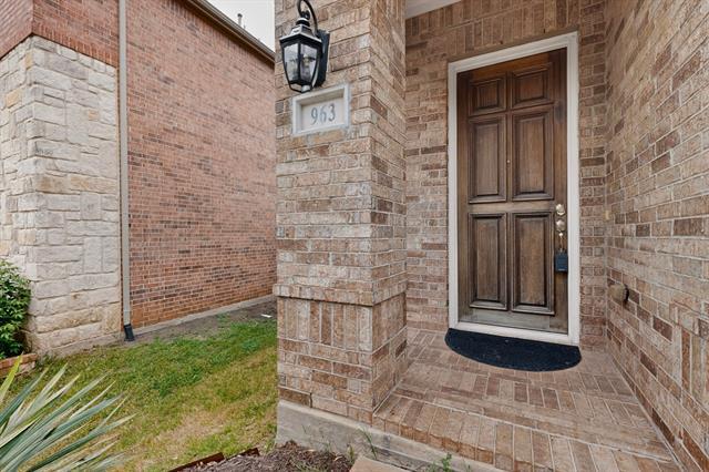 Building Photo - 963 Cougar Dr