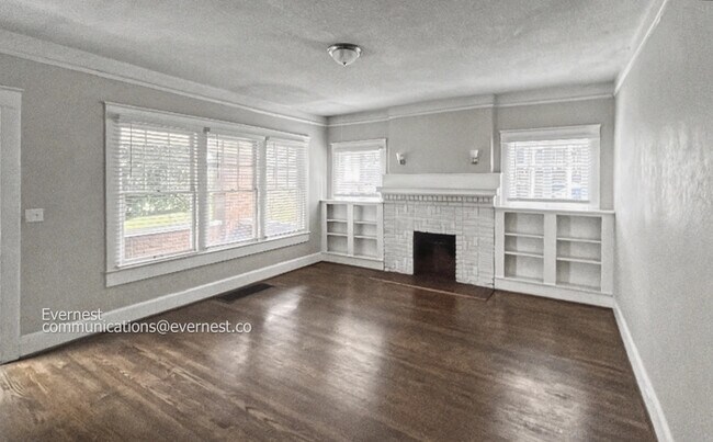 Building Photo - 3 Bed/2 Bath Home with Fenced-in Yard / Available Now!