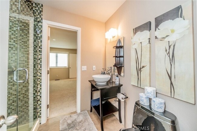 Building Photo - 1600 Palm Tree Dr