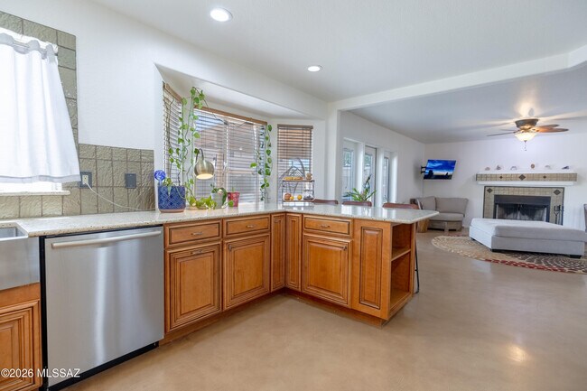 Building Photo - 7315 W Beryllium Ln