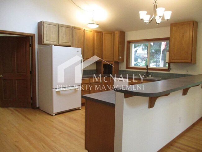 Building Photo - Beautiful 3 Bedroom 2.5 Bath Home in Gig Harbor