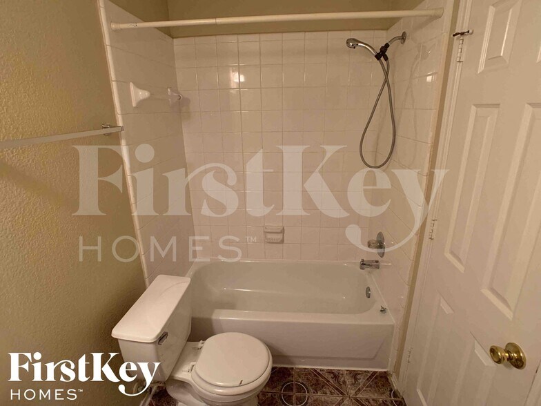 Building Photo - 9342 Bowmore Ct