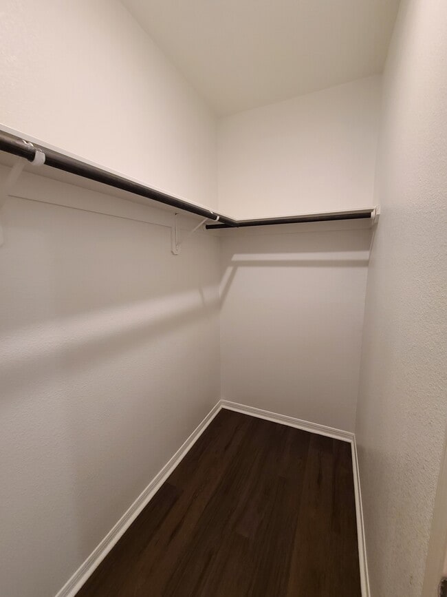 Building Photo - 3151 Roe Dr