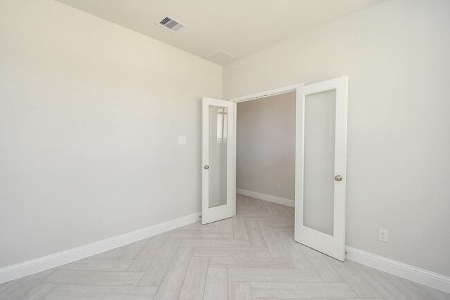 Building Photo - 2323 Birch View Ln