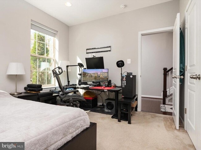 Building Photo - 2321 Marion Rd