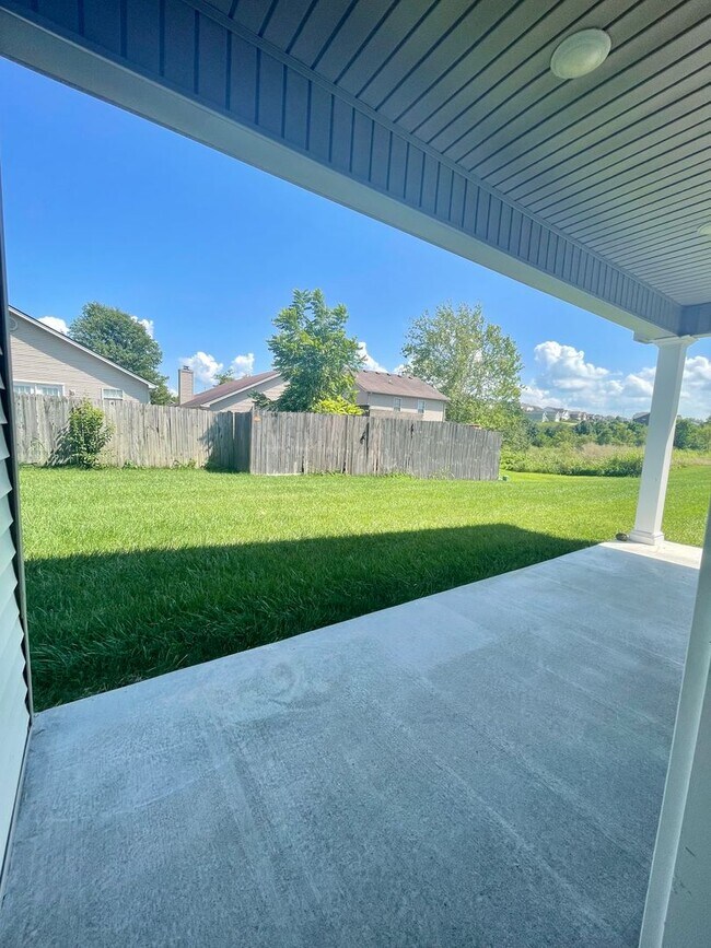 Building Photo - Now Pre Leasing 3 Bedroom 2 Bath Luxury Ranch Home In Winchester Ky!
