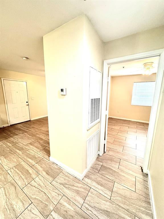 Building Photo - 717 Richcrest Dr