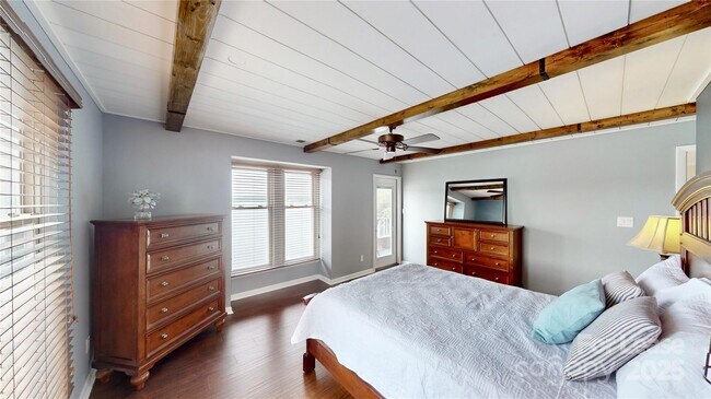 Building Photo - 9816 Emerald Point Dr