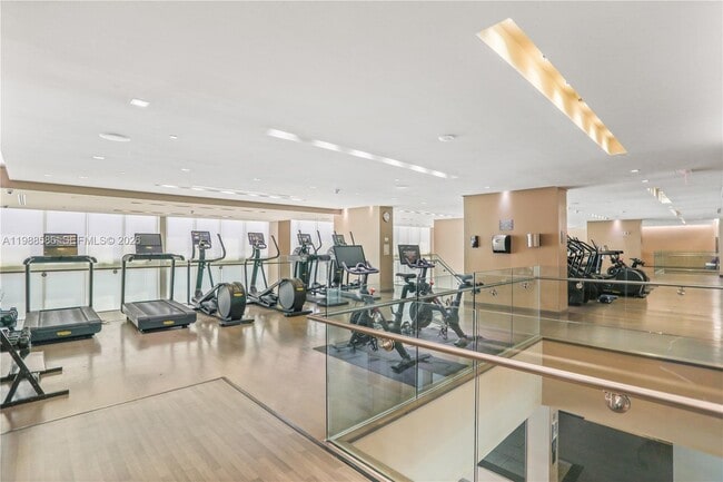 Building Photo - 1830 S Ocean Dr