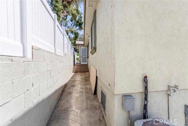 Building Photo - 10531 Greenburn Ave