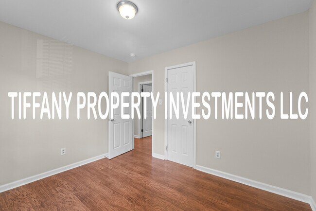 Building Photo - 654 Dundeen Dr
