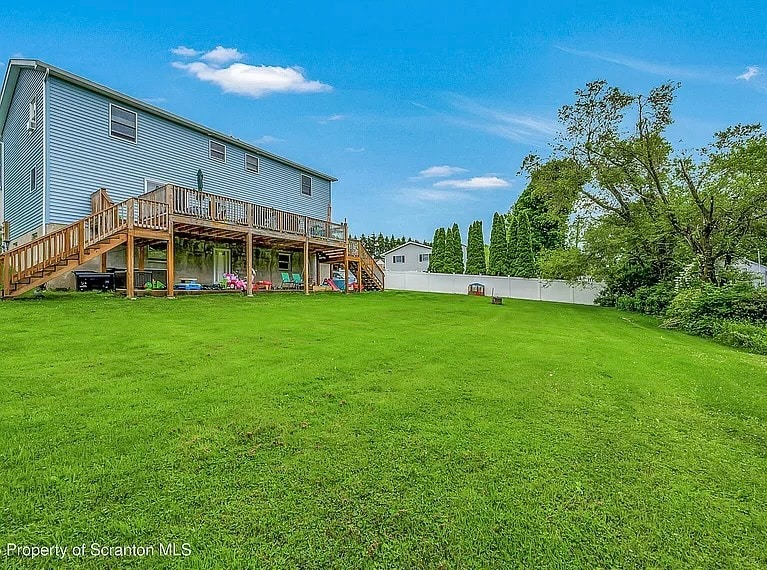 Building Photo - 121 Fern Way