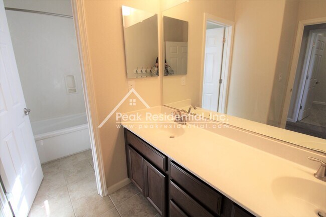 Building Photo - Wonderful Elk Grove 4bd/3ba Home with 2 Car Garage & Loft Area