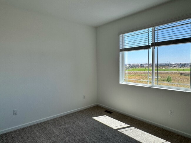 Building Photo - 5963 Sawdust Dr
