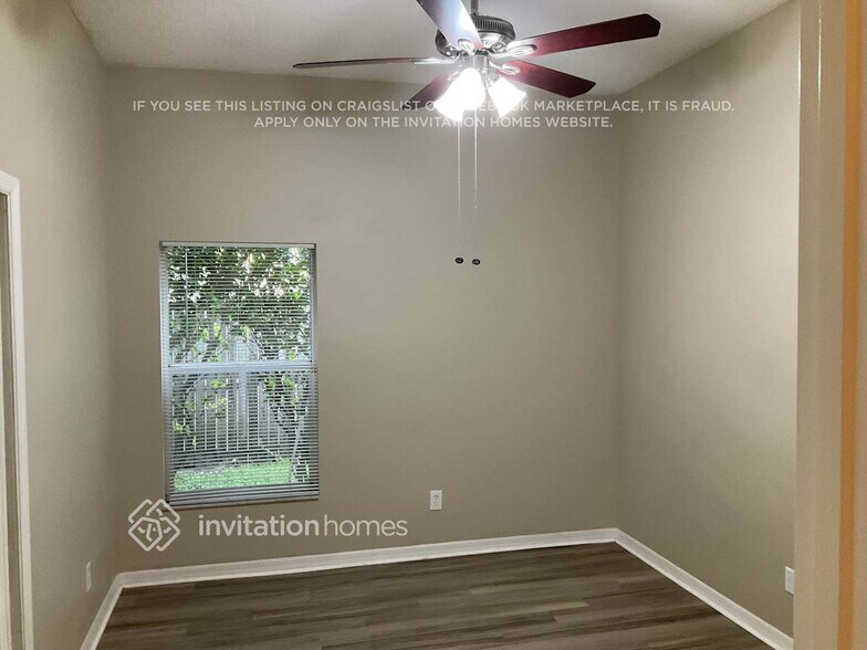 Building Photo - 1450 Thornhill Cir