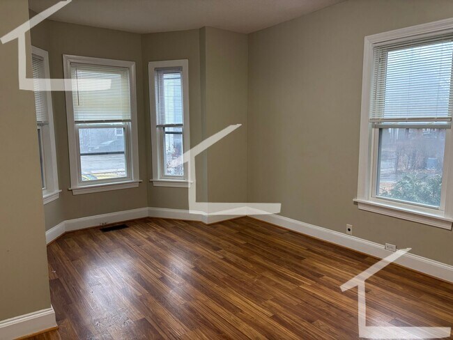Building Photo - Fabulous 7-Bed/3-Bath in Allston; Great Value for 9/1!