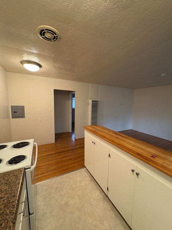 Building Photo - 16 Pacheco St