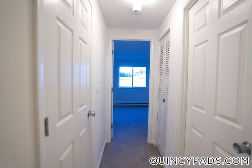 Building Photo - 38 Presidential Dr