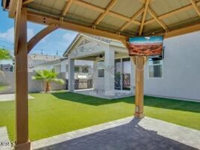 Building Photo - 37755 N Bentgrass Rd