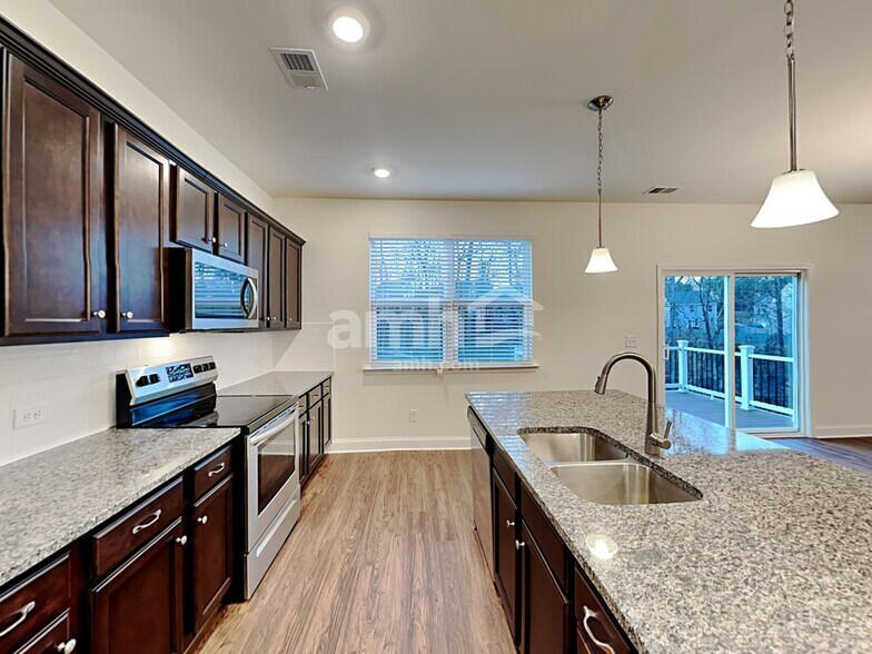 Building Photo - 8115 Brookbend Dr