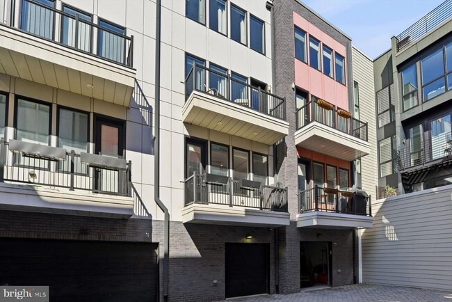 Building Photo - 611 N Galloway St