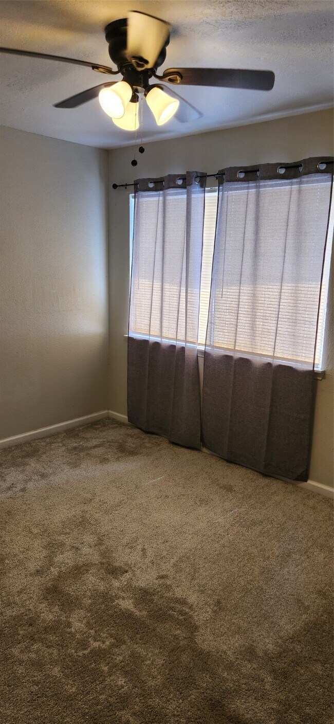 Building Photo - 12447 W Village Dr