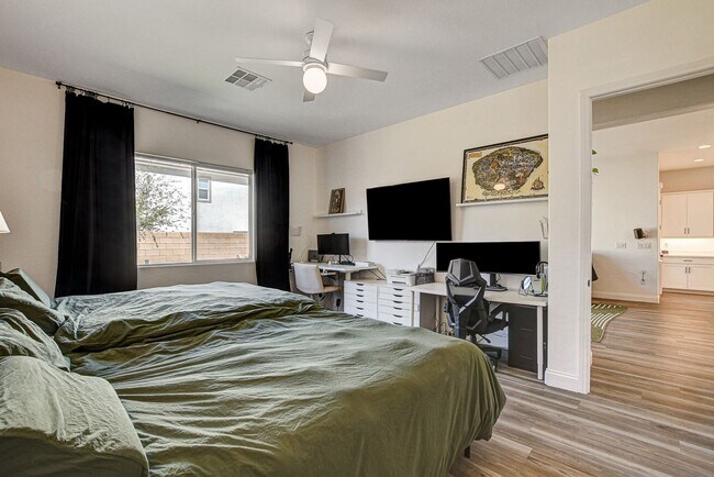 Building Photo - BEAUTIFUL 3 BED 2 BATH IN GATED MOUNTAINS ...