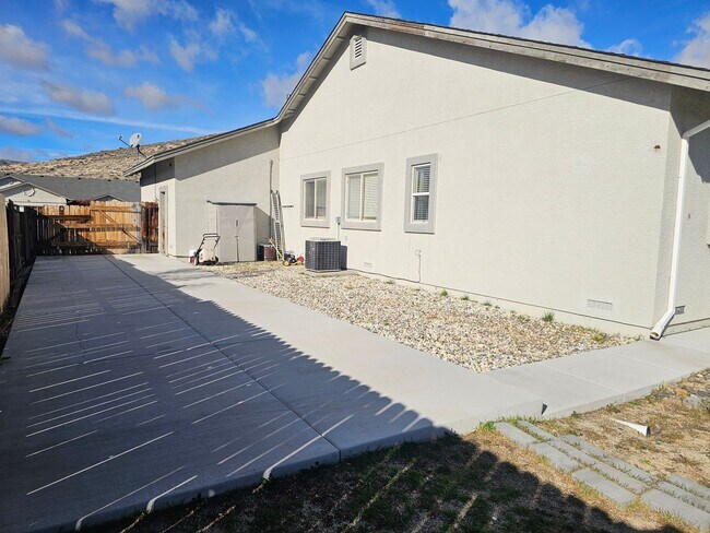 Building Photo - Cold Springs Beauty - Immaculate Newer Hom...