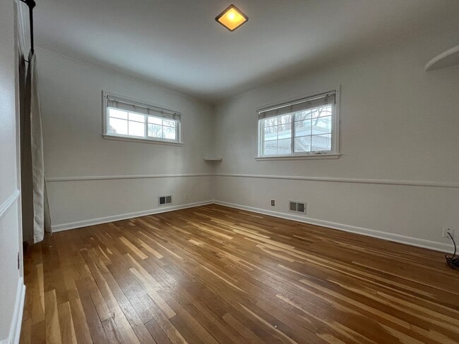 Building Photo - Charming 3-Bed Gem in the Heart of Boulder: Modern Upgrades, Fenced Yard, and Convenient Amenities!