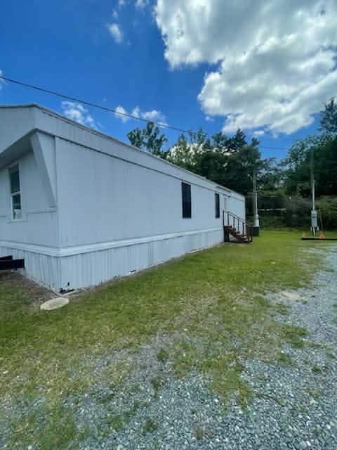 Building Photo - 2 bedroom 1 bath mobile home