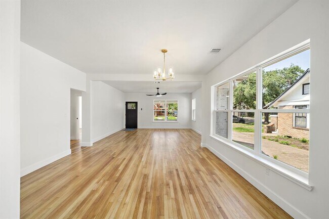 Building Photo - 2811 Barbee St