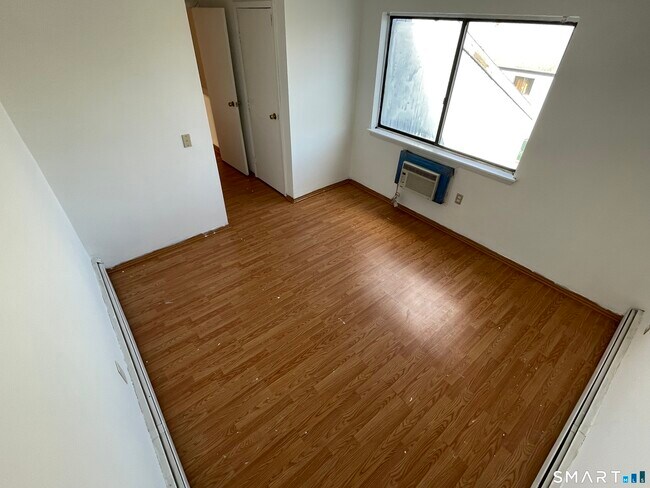 Building Photo - 90 Wakelee Rd