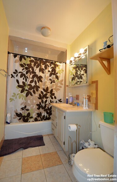 Building Photo - 1906 Beacon St