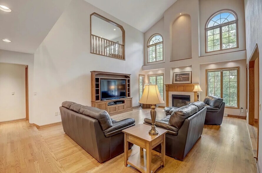 Building Photo - 419 Sopha Ct