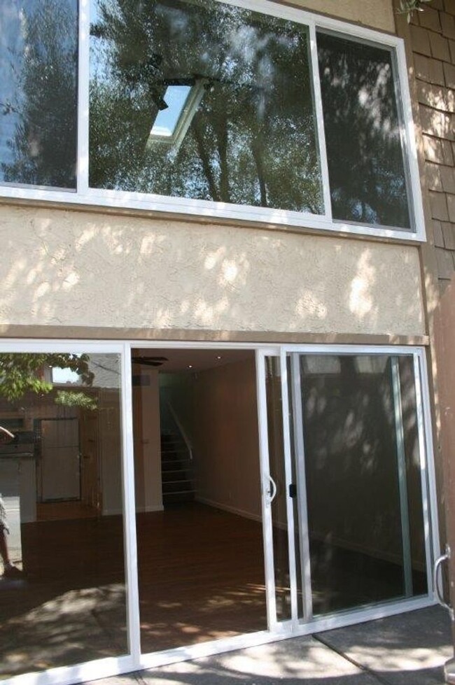 Building Photo - Entirely Remodeled 2 story Townhome with a...