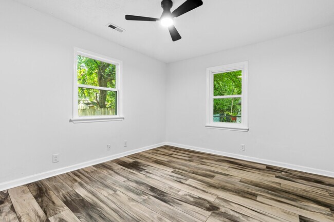 Building Photo - 317 Ross Ave