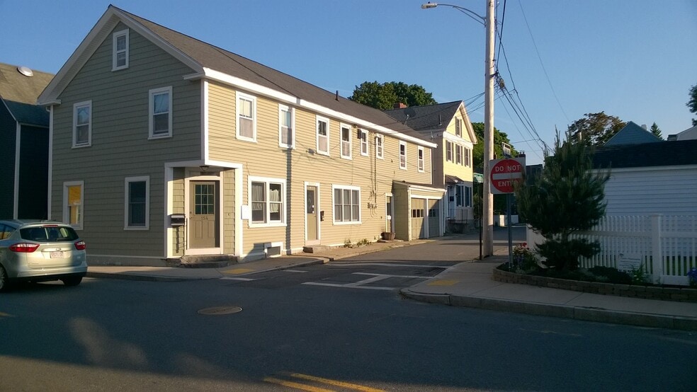 Building Photo - 1 Franklin St