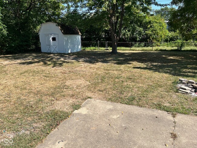 Building Photo - 629 East Fairview Drive