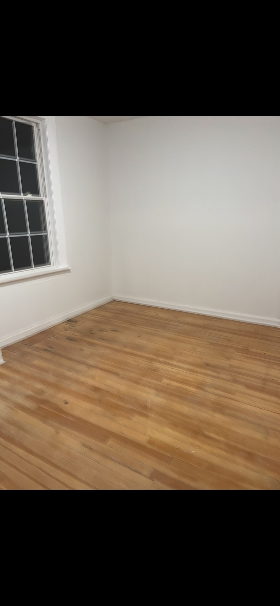 Smaller bedroom - 326 Cottage Grove Rd