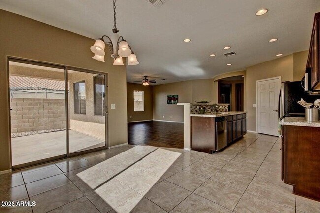 Building Photo - 3860 S Ashley Dr