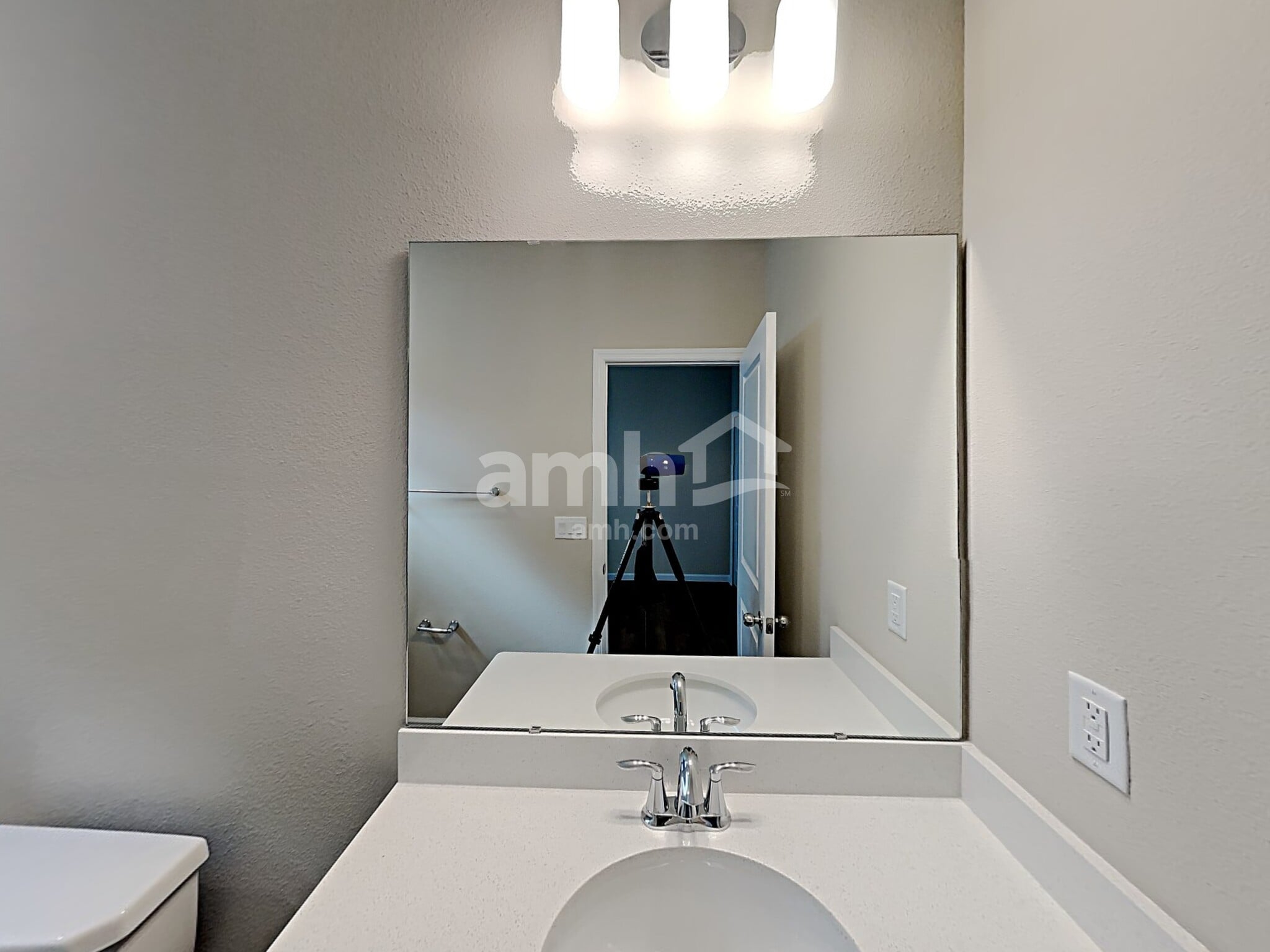 Building Photo - 244 Hemlock Pt