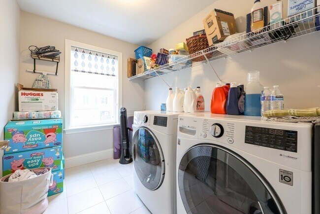 Building Photo - 8 Riverstone Way