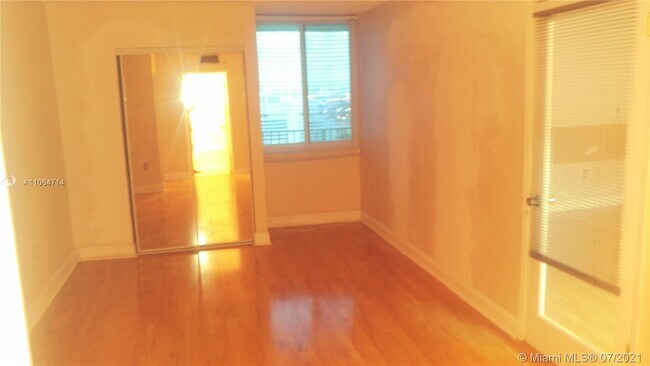 Building Photo - 850 N Miami Ave