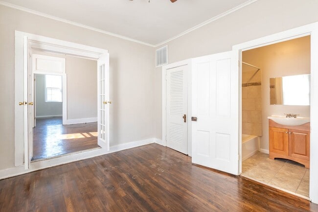 Building Photo - Cozy 3-Bedroom Home in the Heart of London...