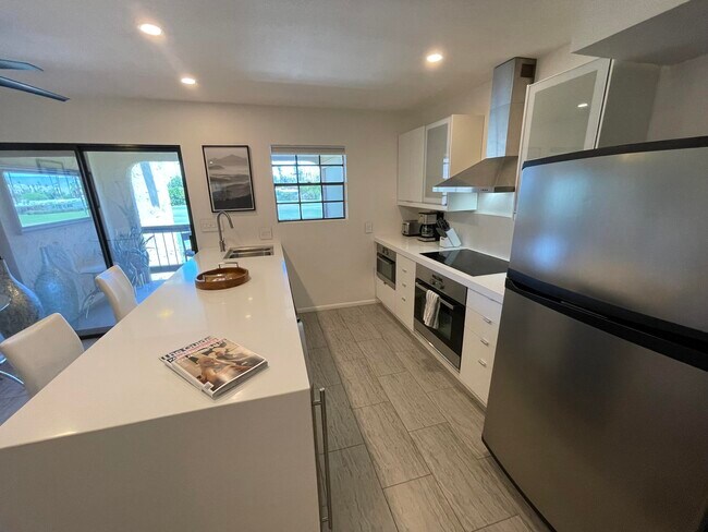 Building Photo - 5300 E Waverly Dr