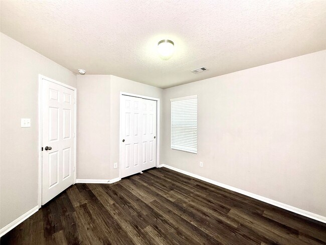 Building Photo - 10646 Chestnut Path Way