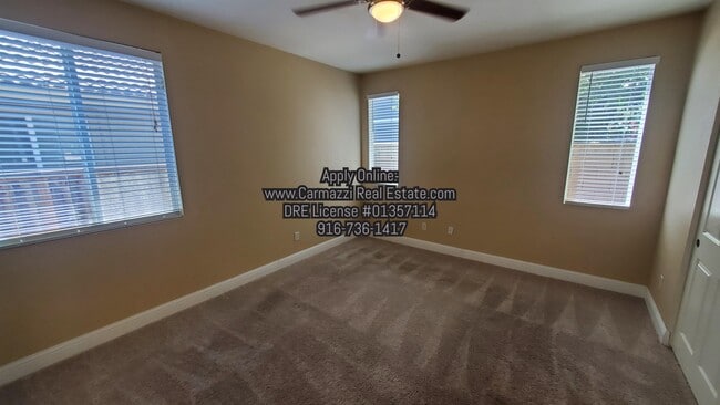 Building Photo - 139 Dragonfly Cir