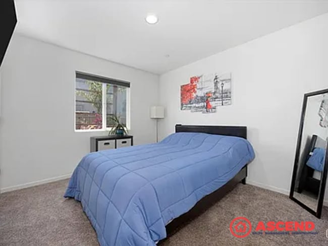 Building Photo - Stunning 4 Bedroom in Southwest Bakersfield!